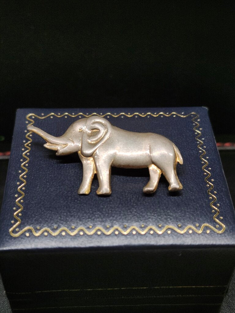 STERLING SILVER ELEPHANT BROOCH