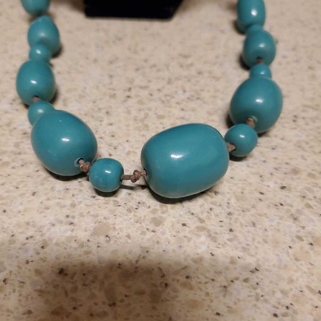 TURQUOISE CHUNKY NECKLACE
