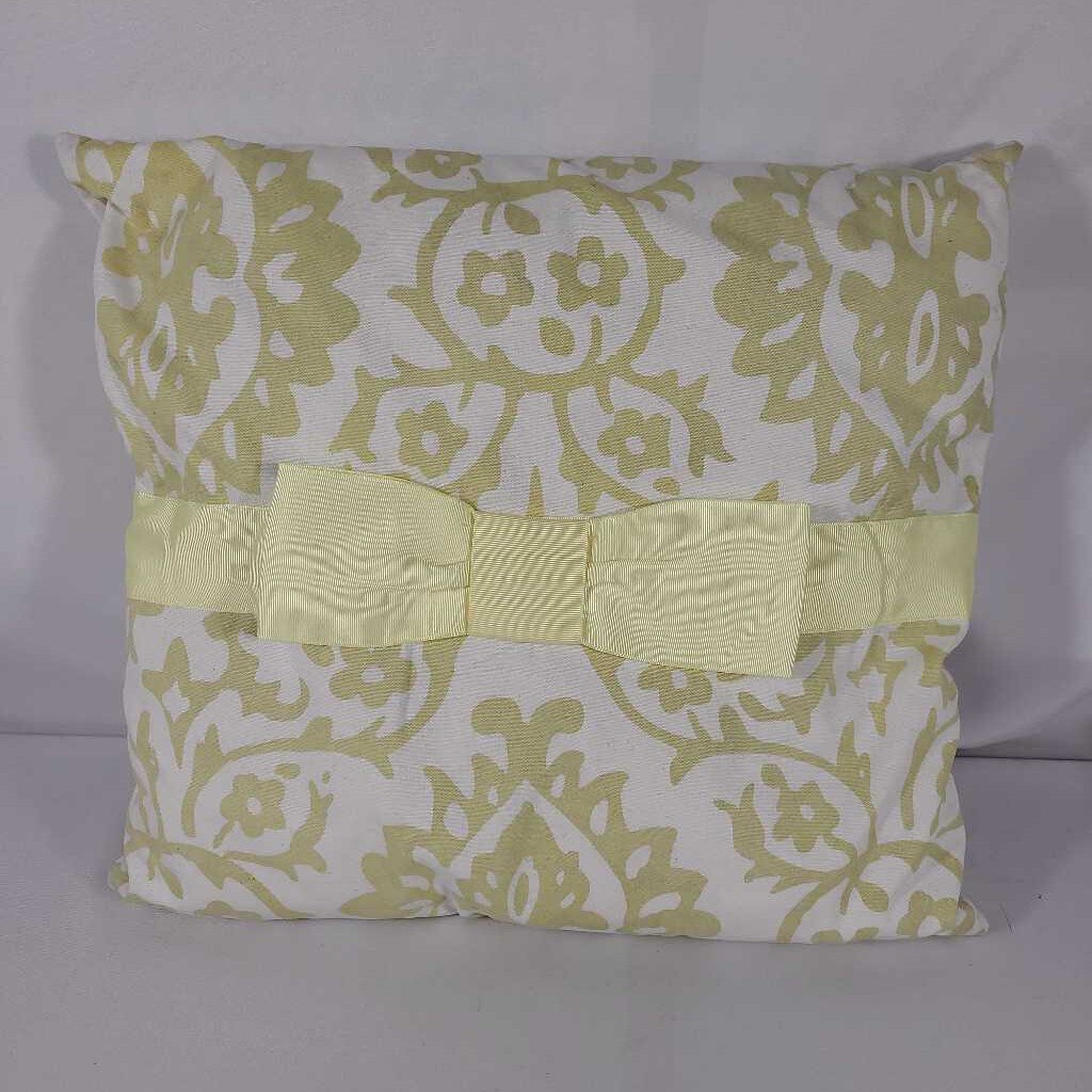 GREEN PATTERN PILLOW