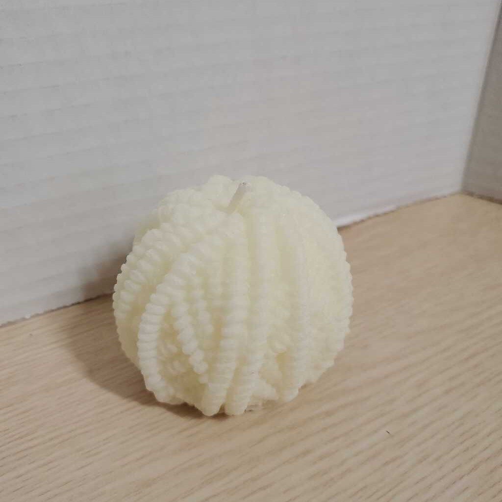 Medium yarn ball