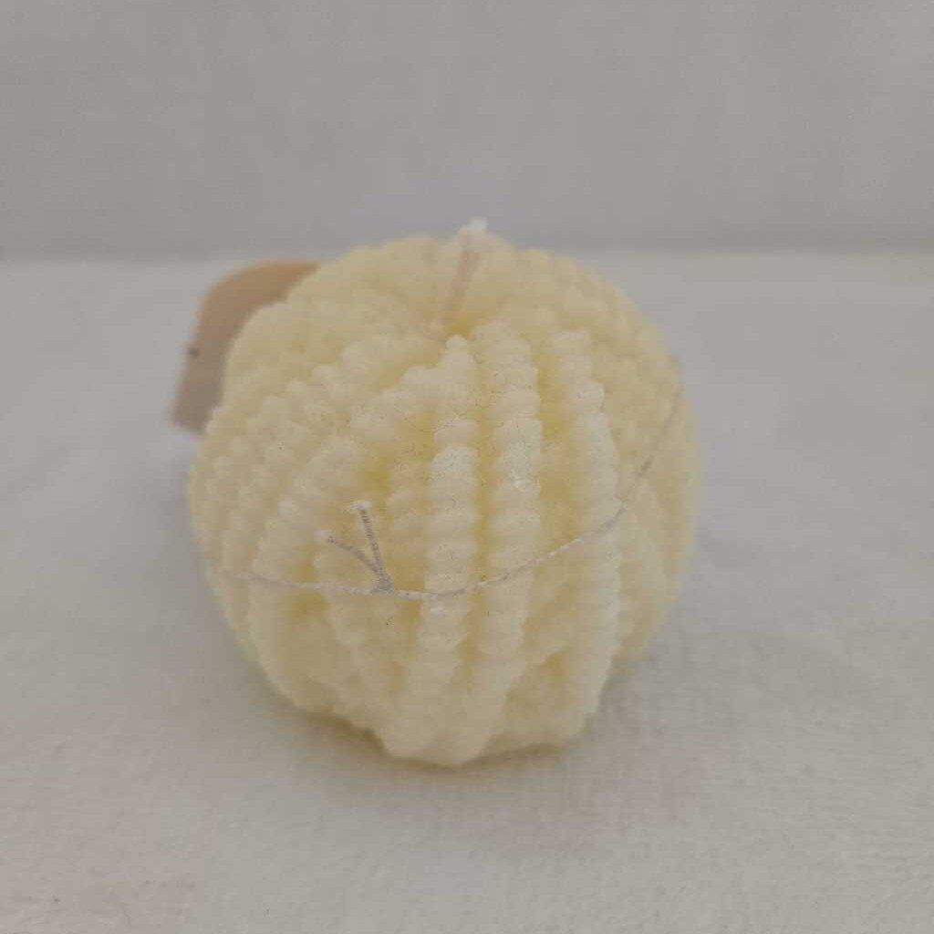 Medium yarn ball