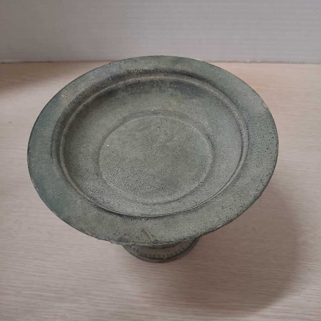 Distressed French Grey Pedestal Holder