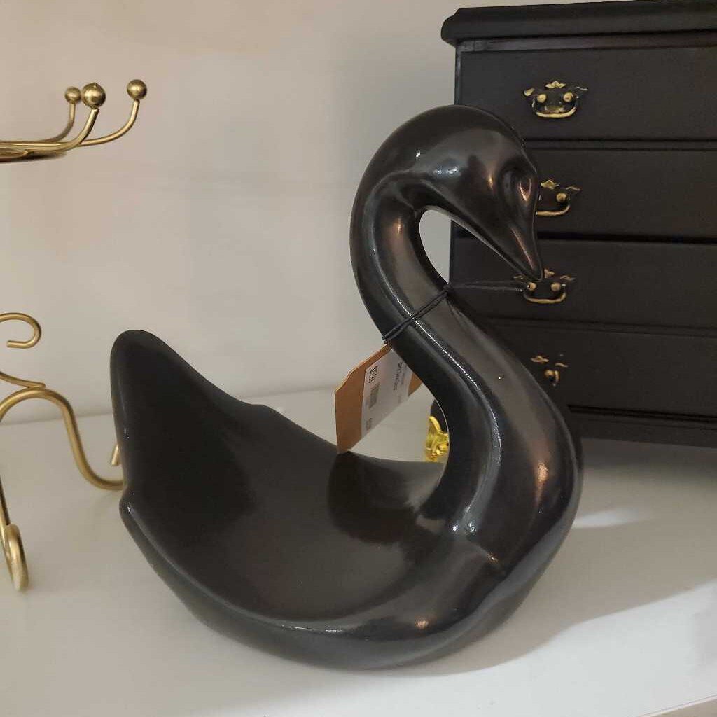 Black Swan Decor