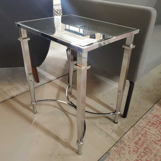 SQ MIRRORED END TABLE