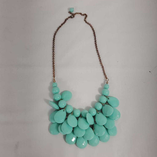 SEAFOAM NECKLACE ON GOLD CHAIN