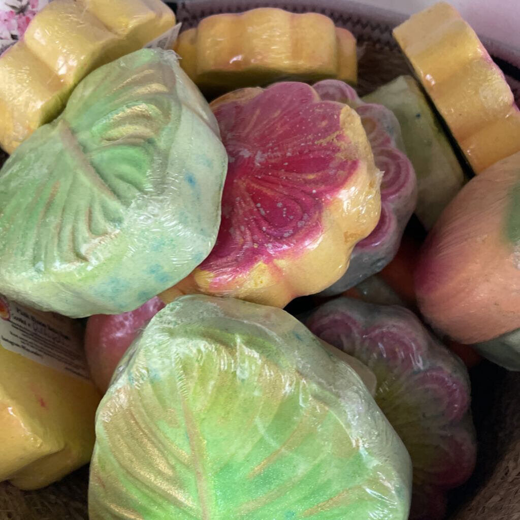 FIZZ SOAKERY BATH BOMB