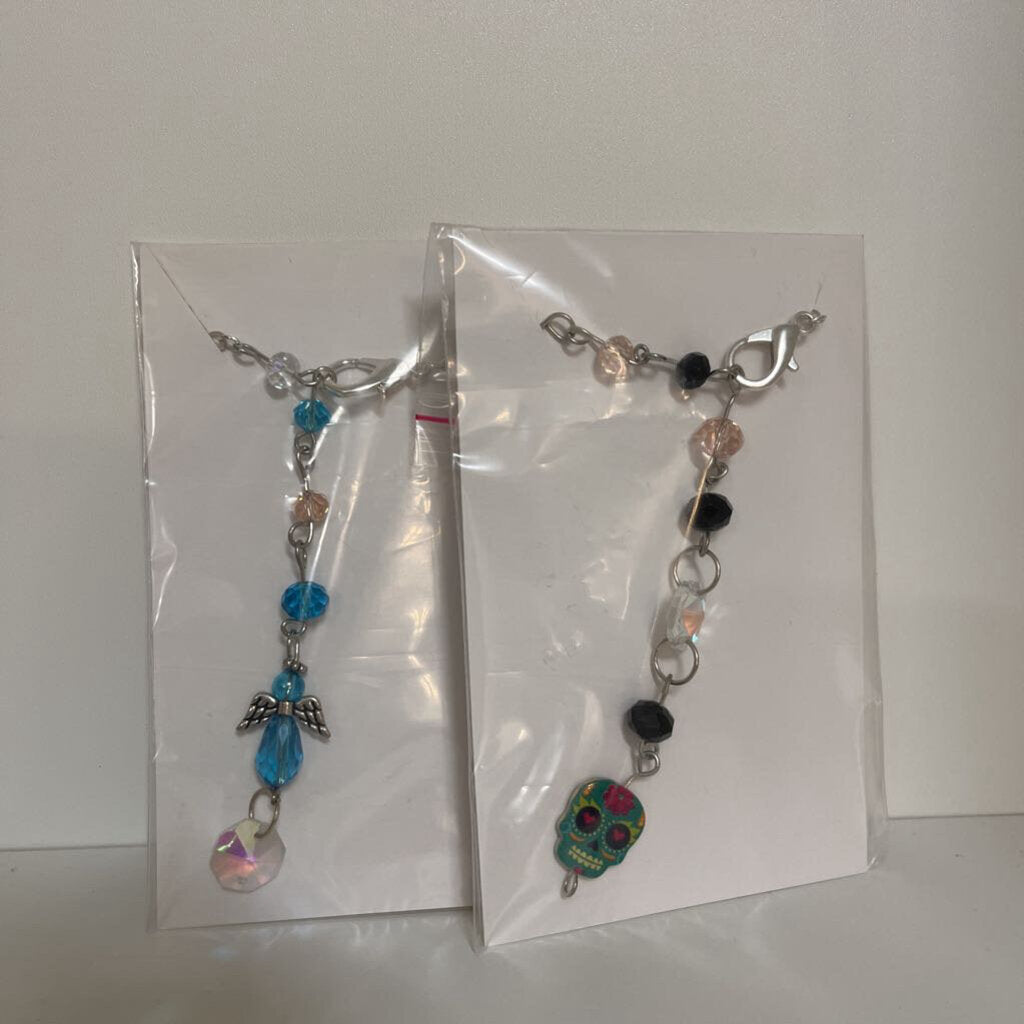 GLASS HANGERS