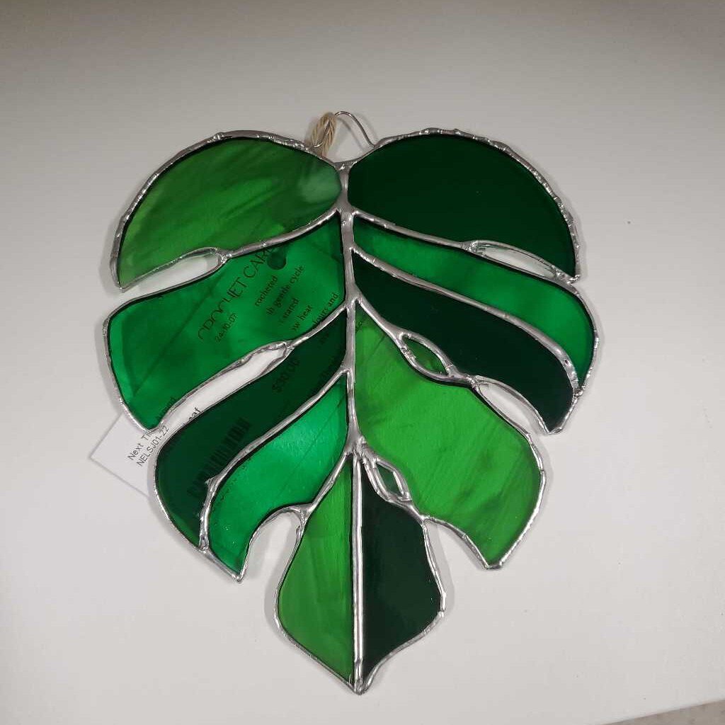 MONSTERA LEAF