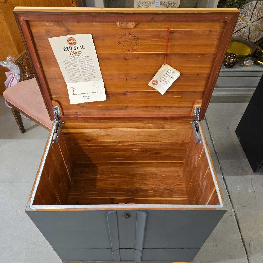 REFINISHED HONDERICH CEDAR CHEST
