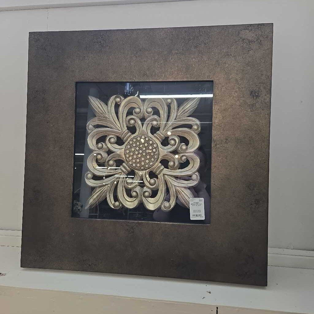 FRAMED MEDALLION - B