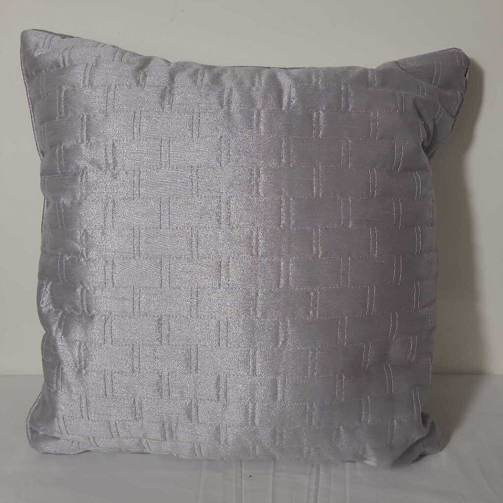 BRICK STITCH PATTERN PILLOW