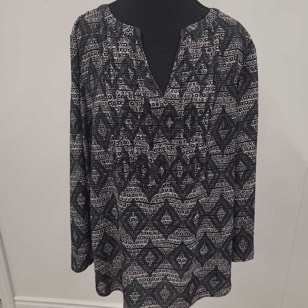 DIAMOND PATTERN BLOUSE
