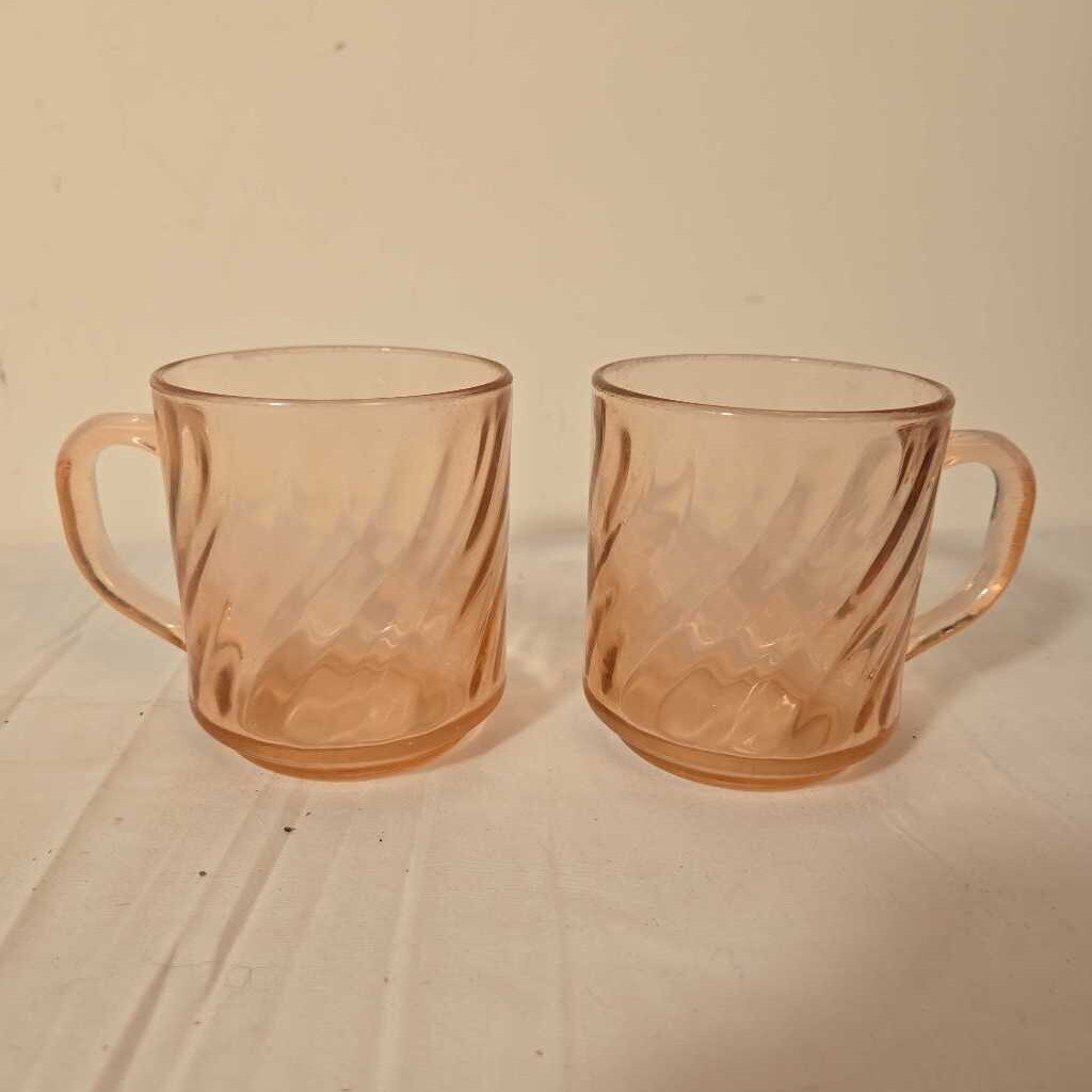 PR ARCOROC PINK GLASS MUGS
