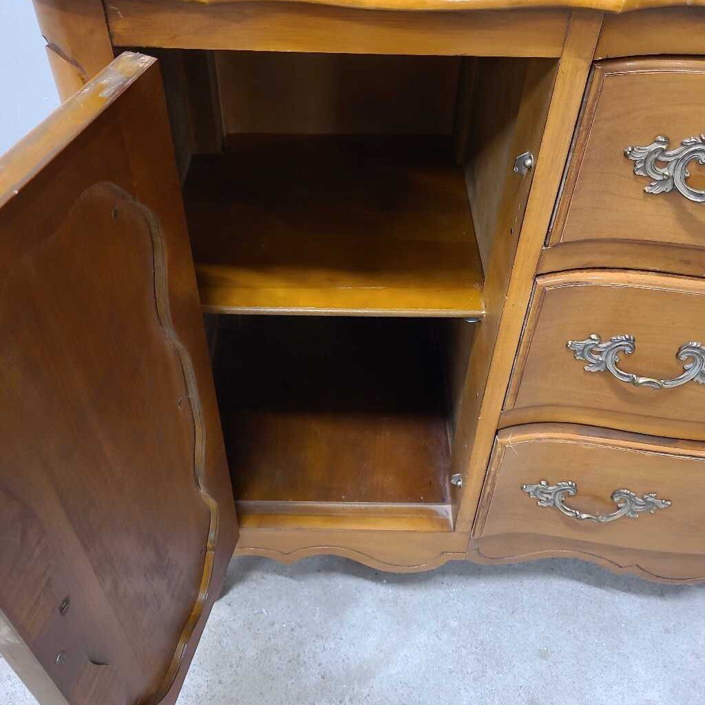 RENCH PROVINCIAL MAPLE HUTCH