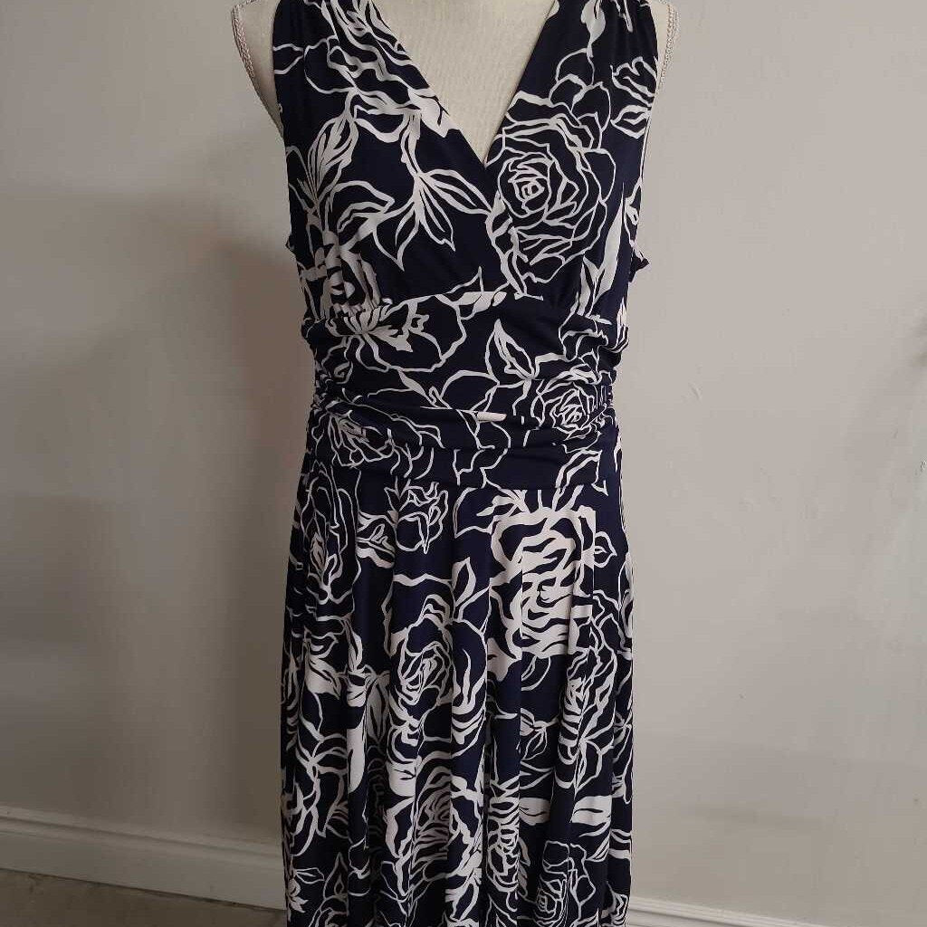 NAVY AND WHITE SLEEVELESS DRESS