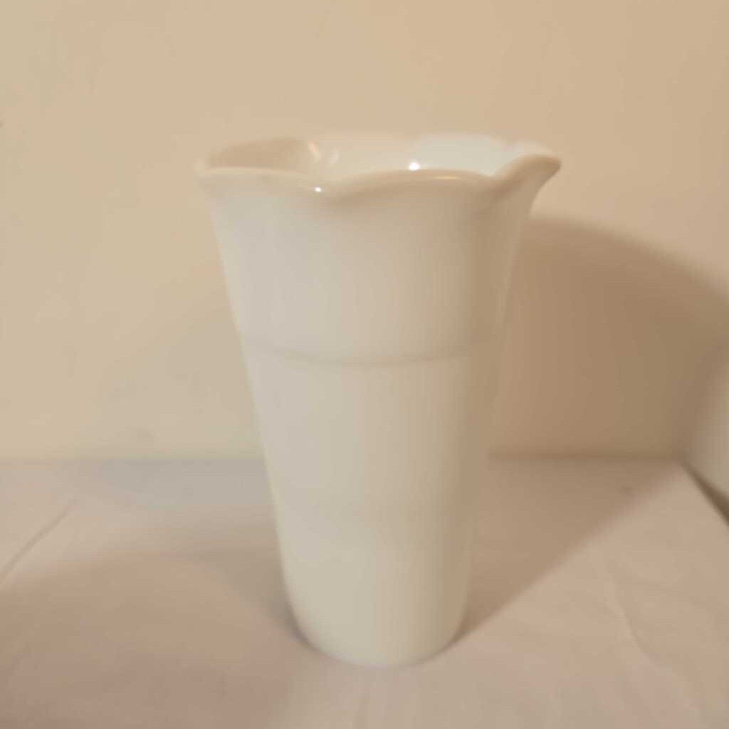 MILK GLASS RUFFLE VASE