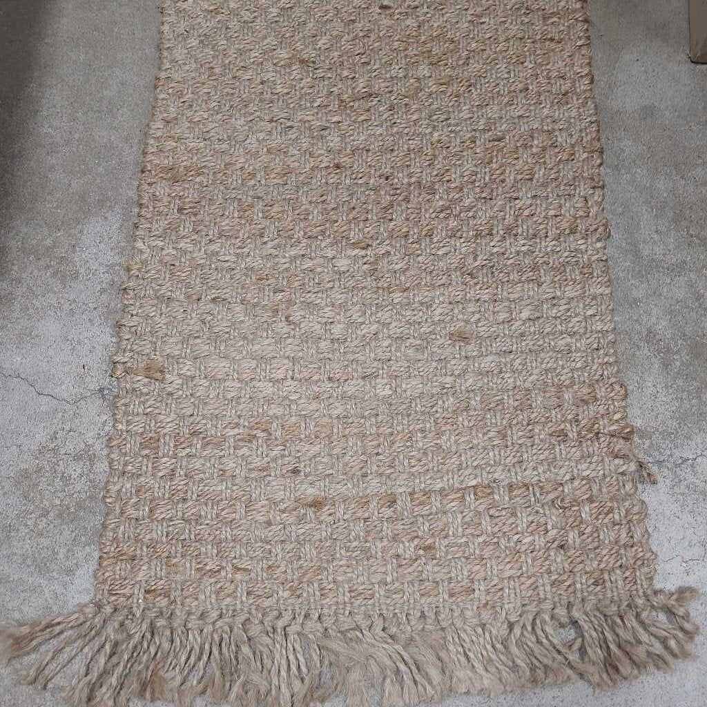 25" x 62" WOVEN RUNNER