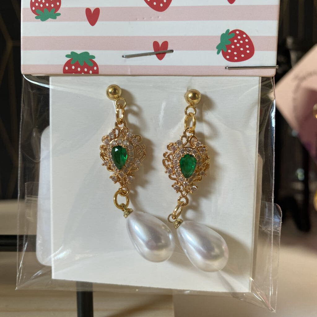 18k Gold Plates Green Pearl Earings