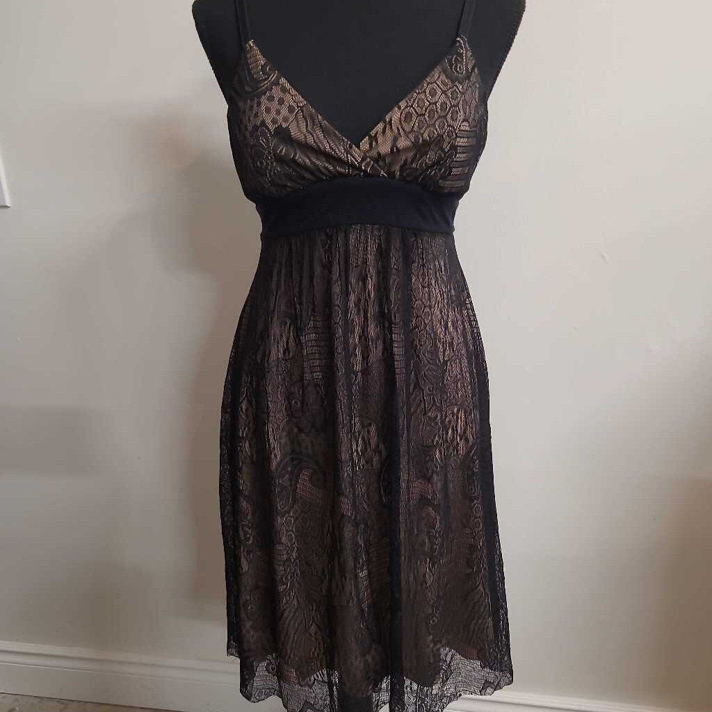 HALTER DRESS WITH LACE