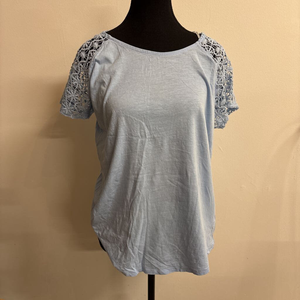 BLUE T-SHIRT W/FLORAL SLEEVES