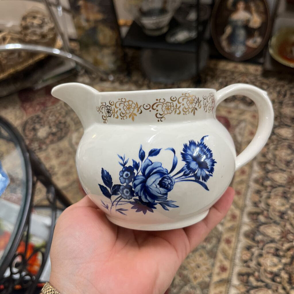 VTG LORD NELSON POTTERY PITCHER BLUE FLORAL DESIGN - GOLD EDGE