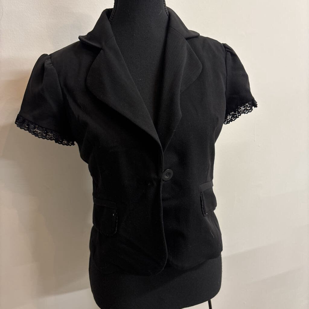 LACE SLEEVE BLACK BLAZER