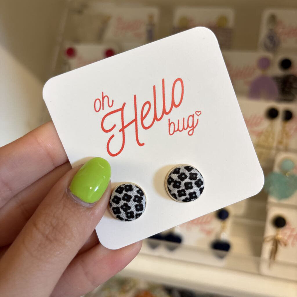 STUD EARRINGS - B&W FLOWERS