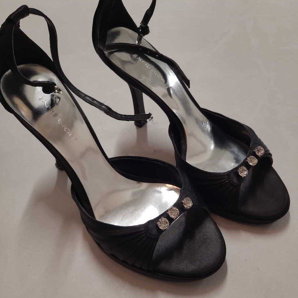 BLACK SATIN HEELS WITH DIAMOND STUDS