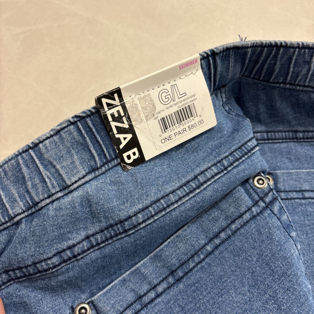 NWT JEGGINGS - LIGHT WASH