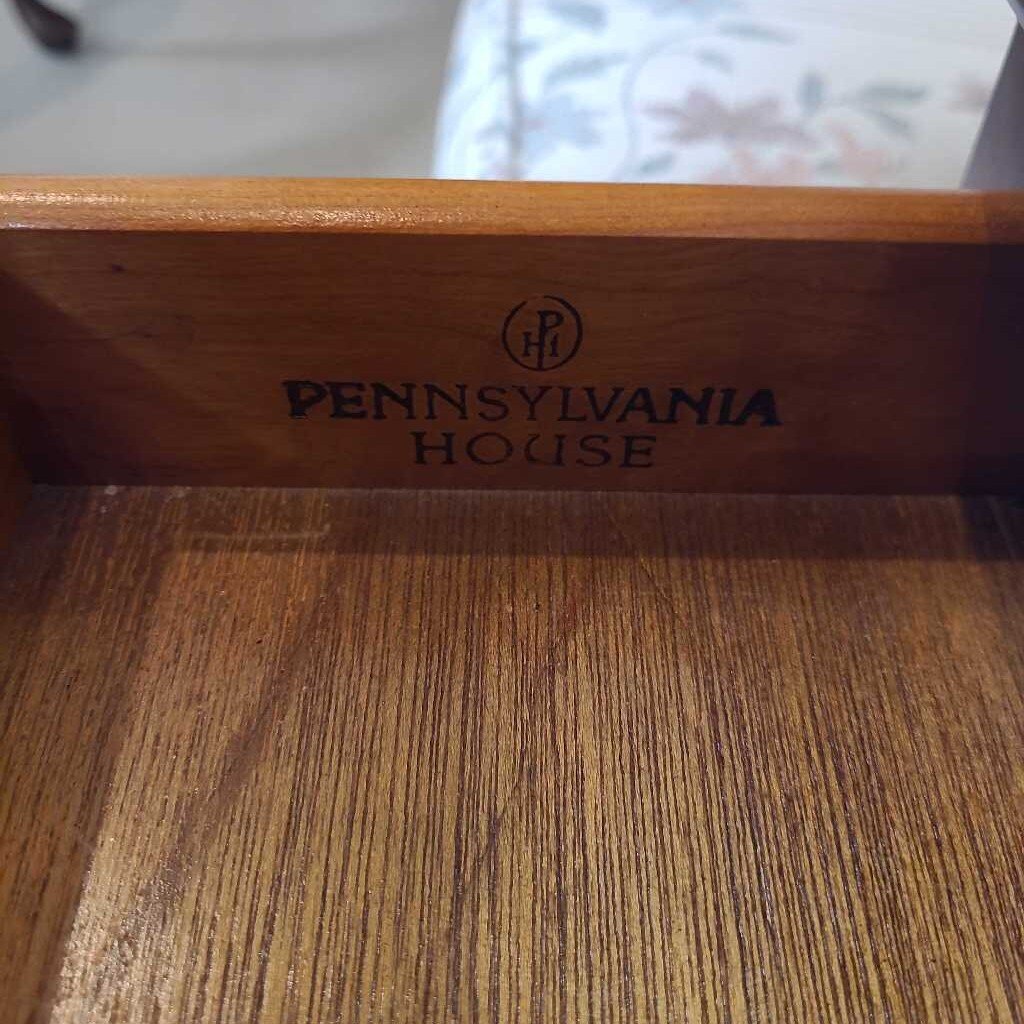 PENNSYLVANIA HOUSE CHERY END TABLE