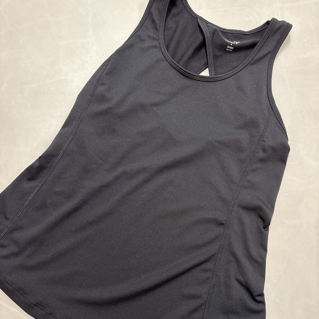 OPEN-BACK BLACK WORKOUT TANK