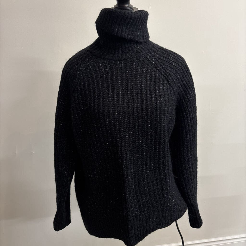 CHUNKY BLACK KNIT TURTLENECK