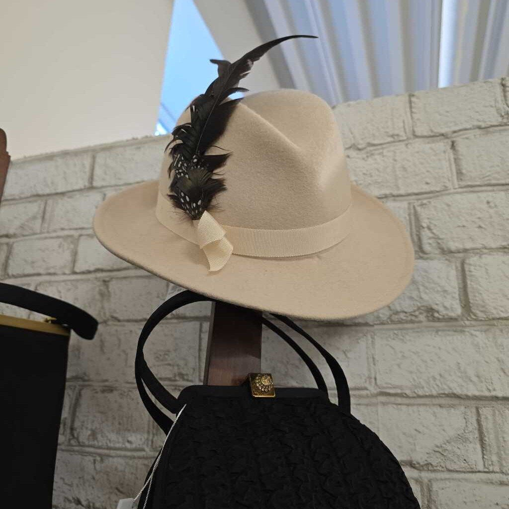 M'sieu Leon Canadian Hat