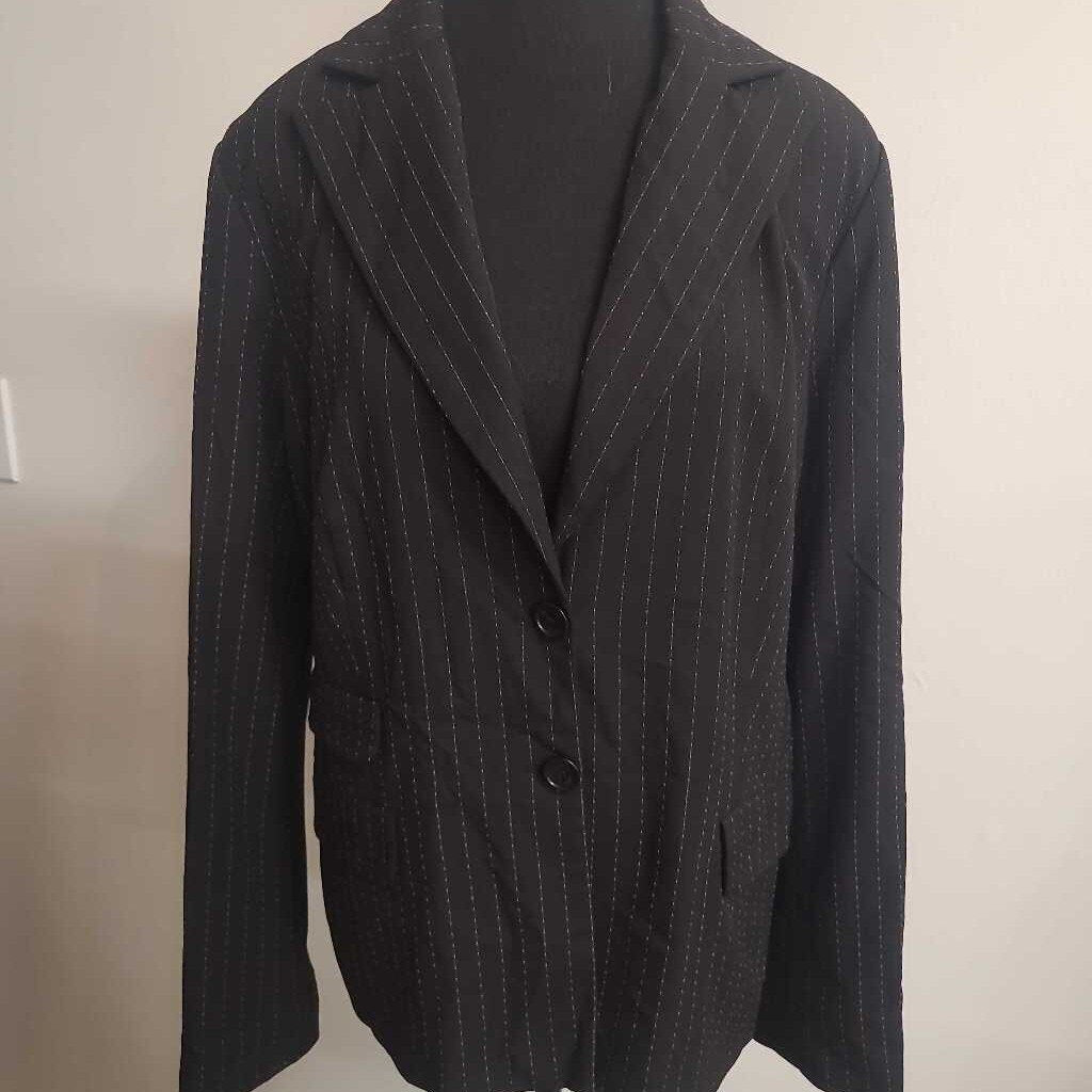 BLACK PINSTRIPE BLAZER
