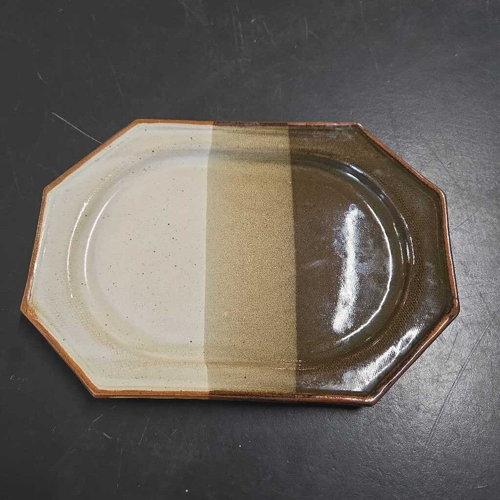 POTTERY TRINKET PLATE A