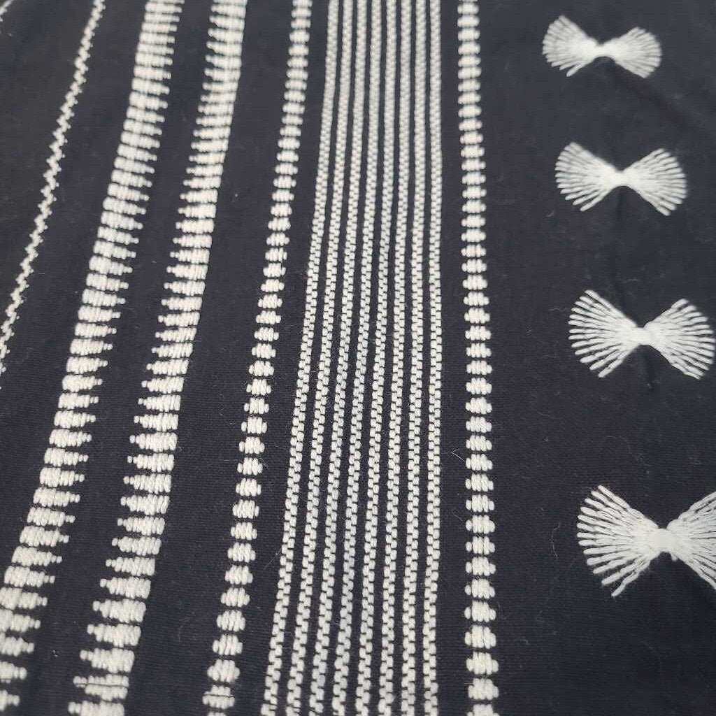 BLACK & WHITE STITCHED PILLOW COVER