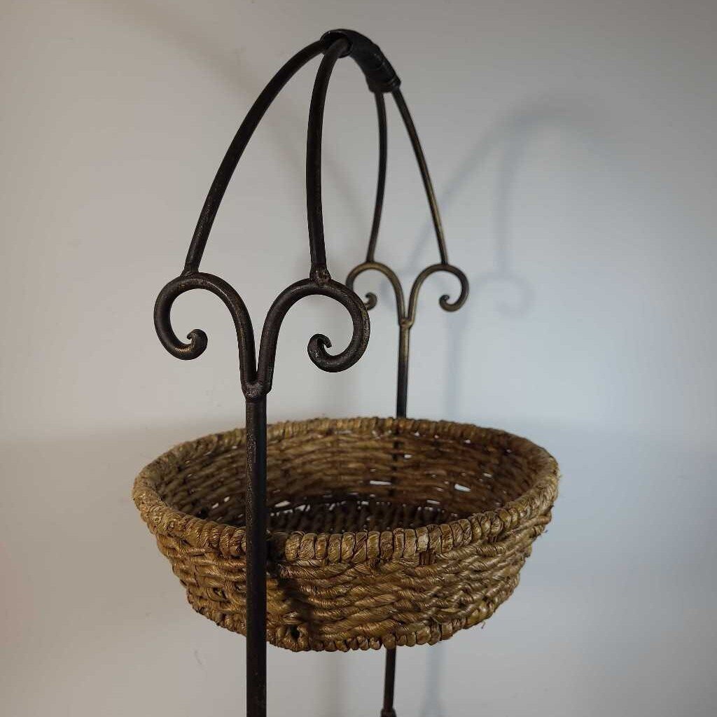 2 TIER METAL FRAME BASKET