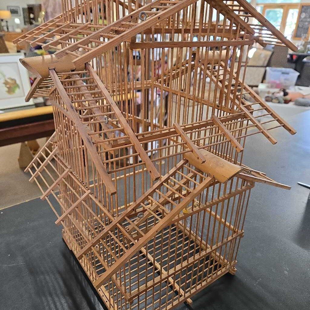 BAMBOO & WOOD PAGODA STYLE BIRD CAGE