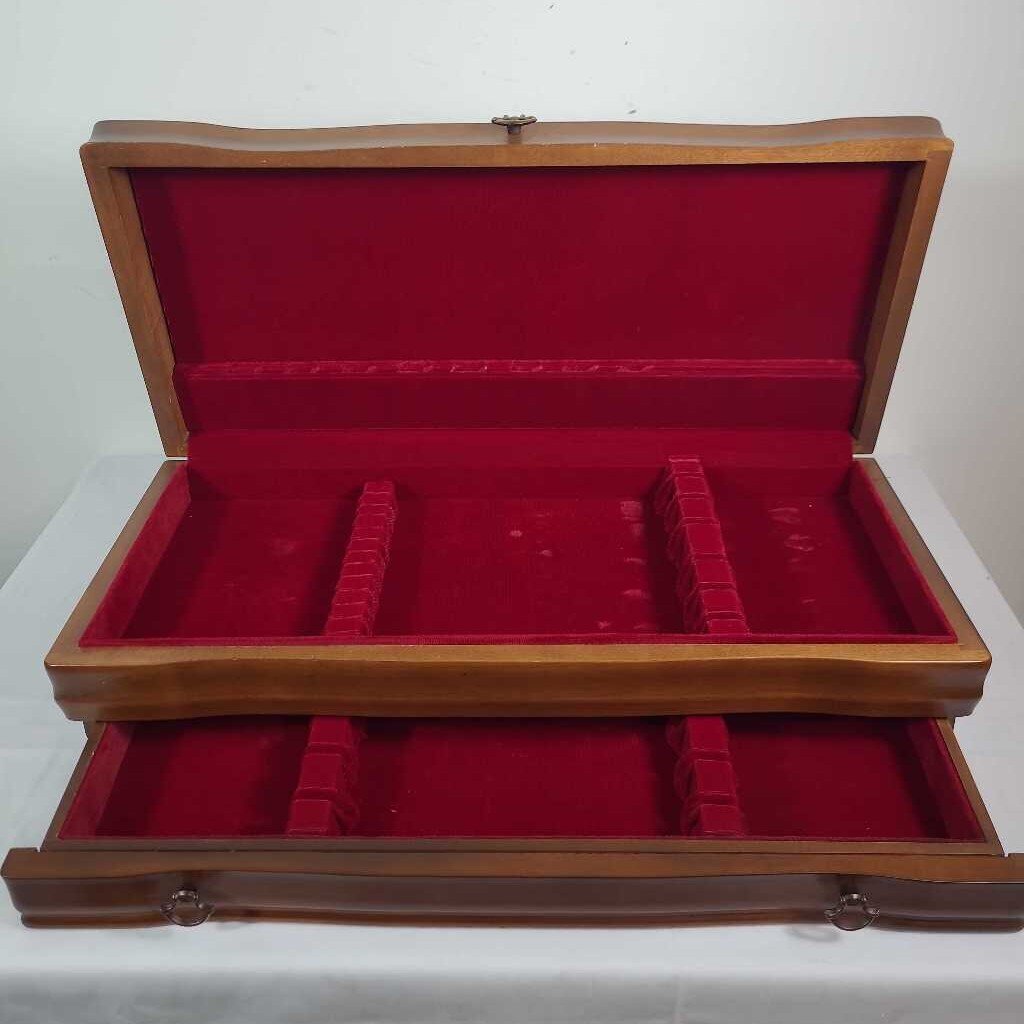 FLATWARE CHEST