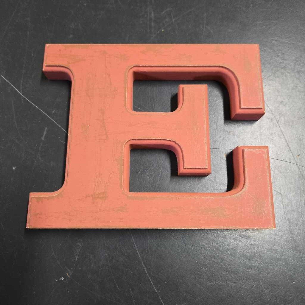 WOODEN E