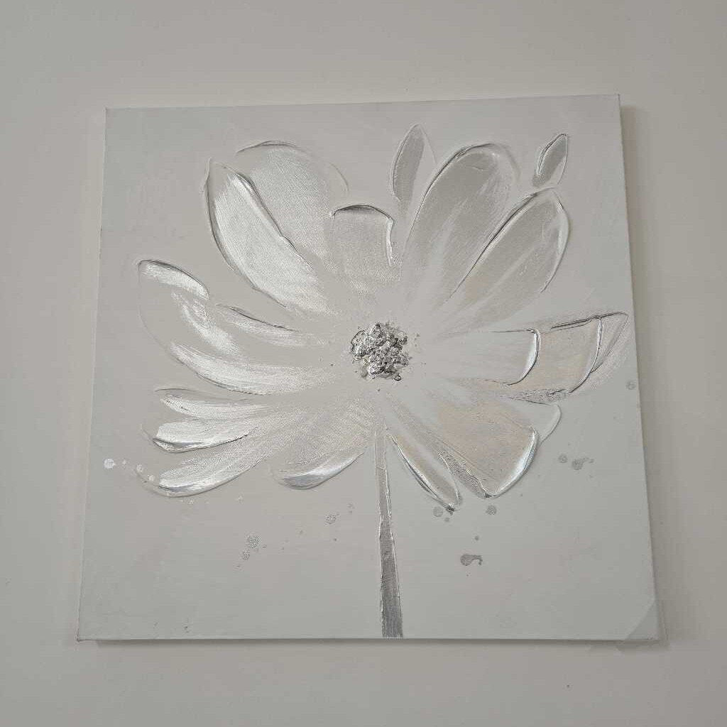 SILVER FLOWER CANVAS
