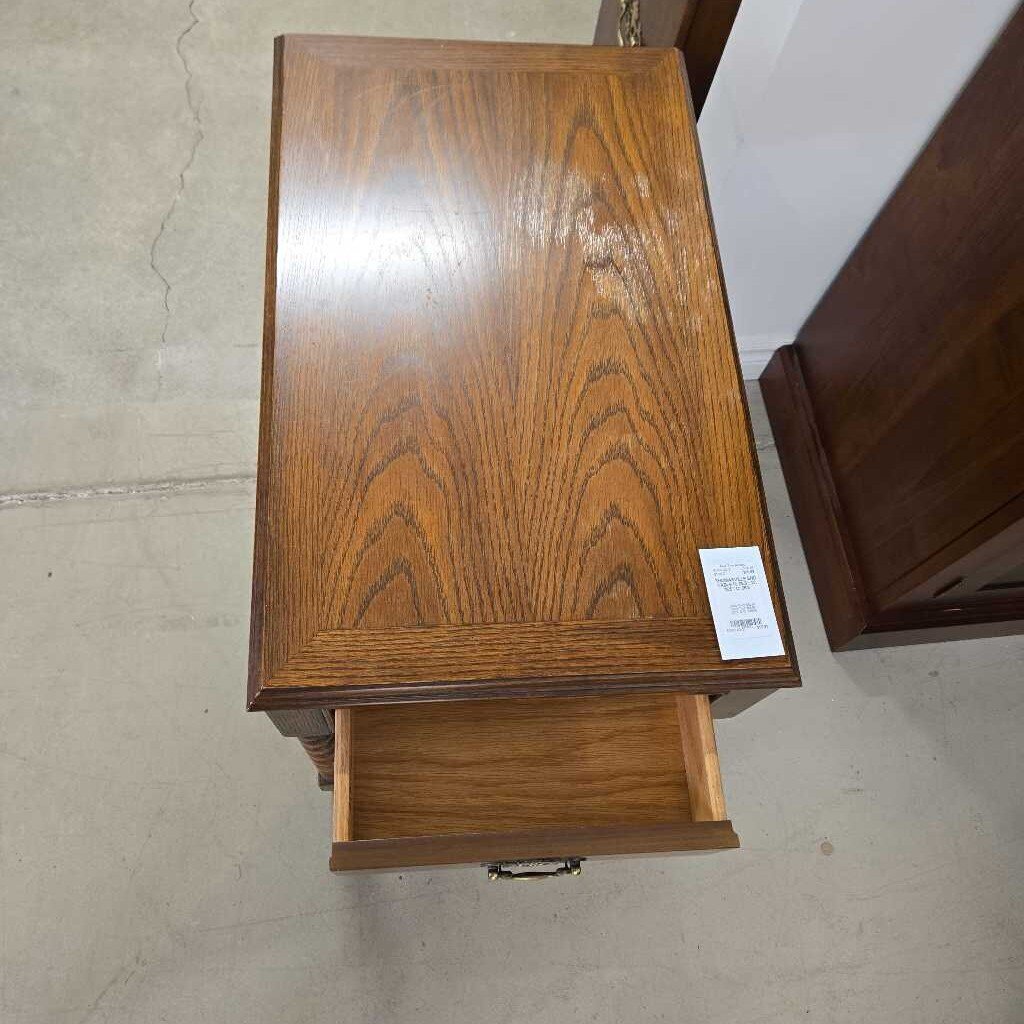 THOMASVILLE END TABLE