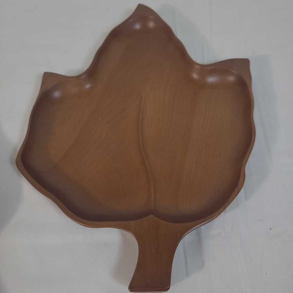PR WOOD LEAF SERVING TRAYS