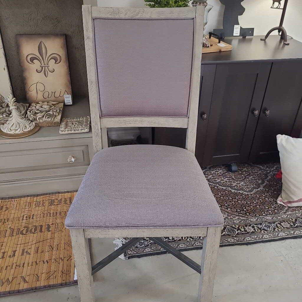 GREY ACCENT CHAIR