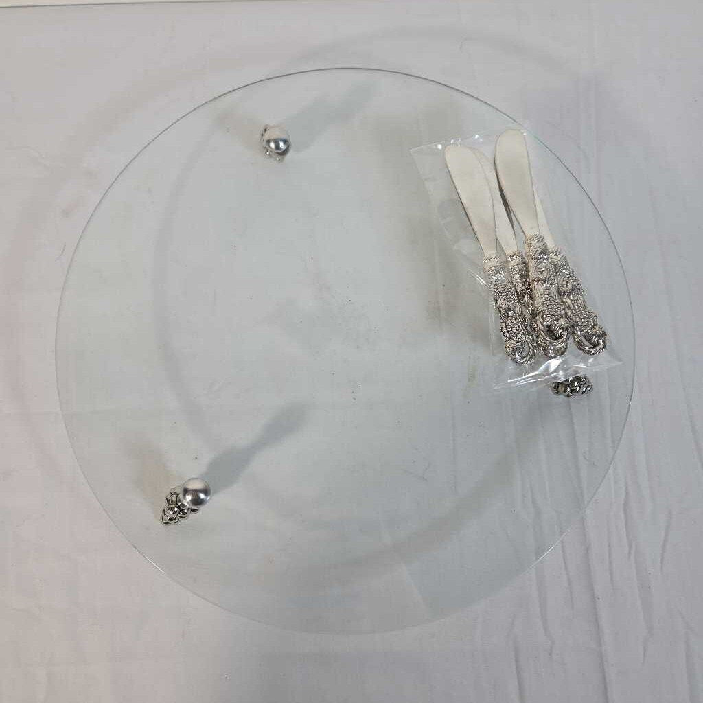 FOOTED GLASS CHEESE TRAY W/4 KNIVES