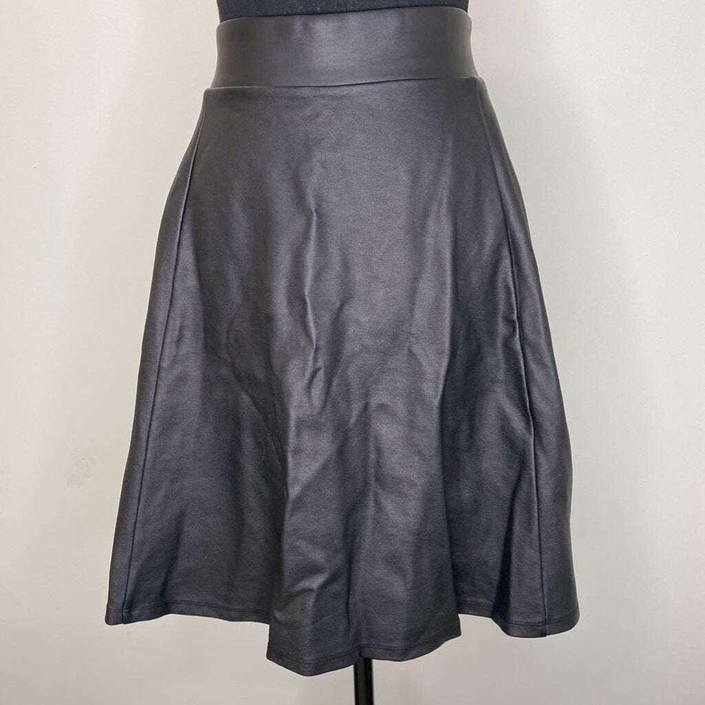 TORRID - BLACK FAUX LEATHER SKIRT