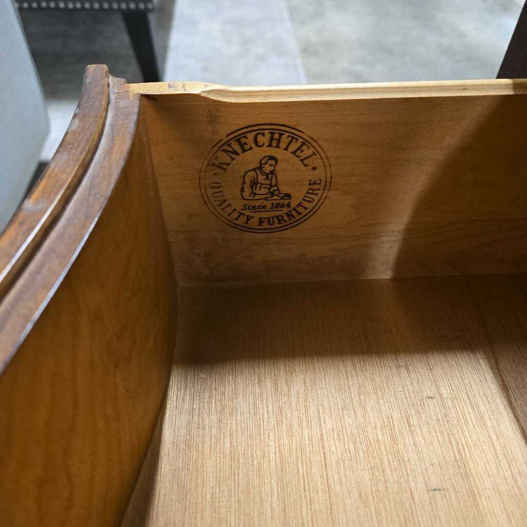 KNECHTEL NIGHTSTAND(pull missing)