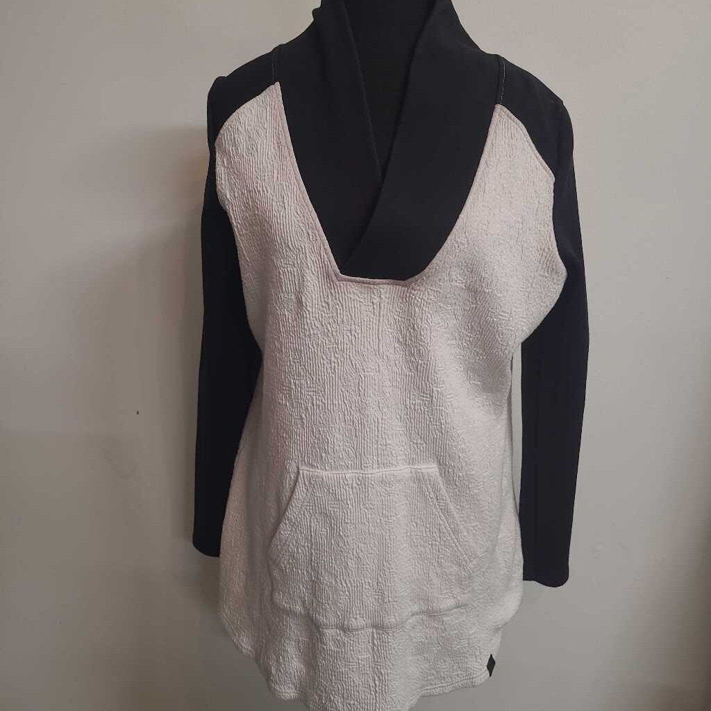 CREAM & BLACK TUNIC TOP