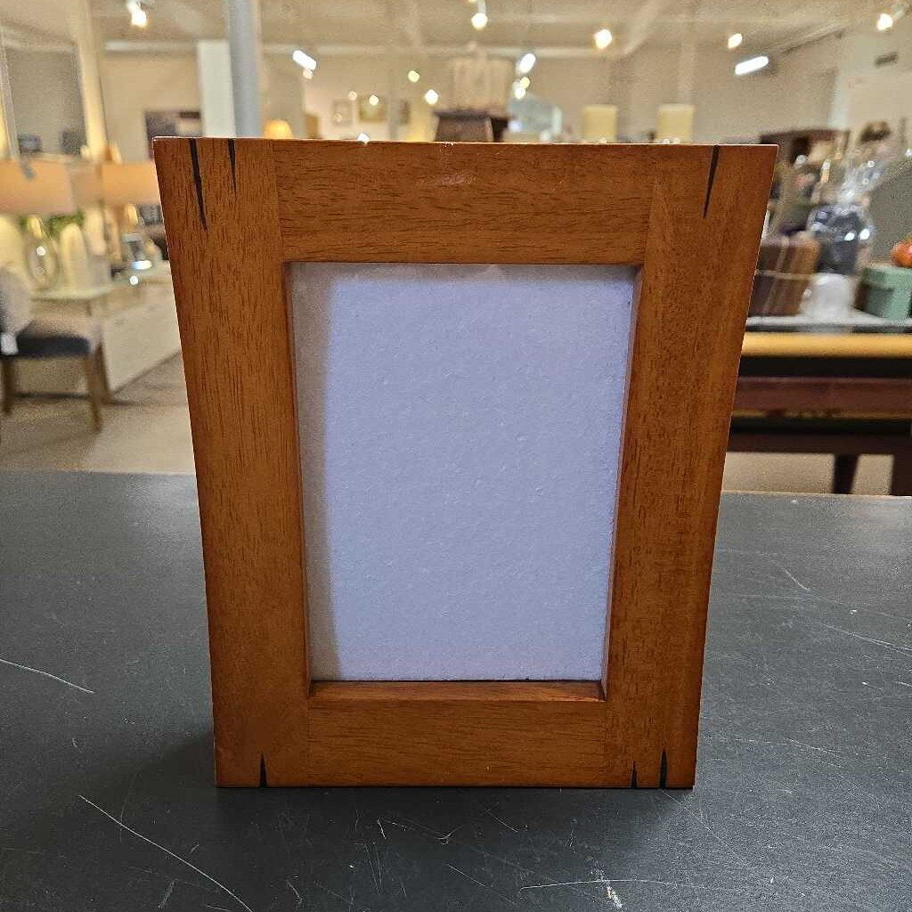 WOODEN PICTURE FRAME