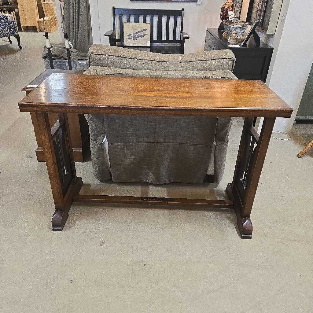 HARP SIDE SOFA TABLE